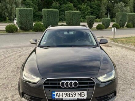 Ауди А4 2013 в Днепре (Днепропетровске) на Automoto.ua Серый Ауди А4, объемом двигателя 2 л и пробегом 383 тыс. км за 13500 $, фото 1 на Automoto.ua