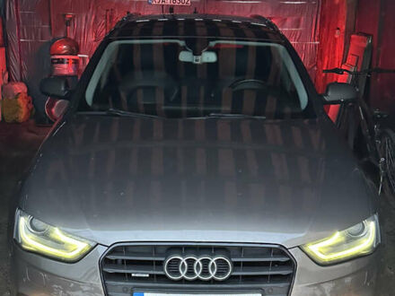 Сірий Ауді А4, об'ємом двигуна 2.97 л та пробігом 392 тис. км за 13900 $, фото 1 на Automoto.ua