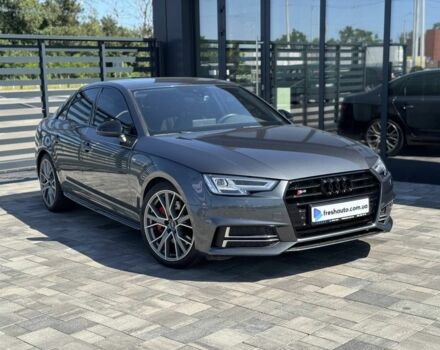 Серый Ауди А4, объемом двигателя 2 л и пробегом 143 тыс. км за 27900 $, фото 1 на Automoto.ua