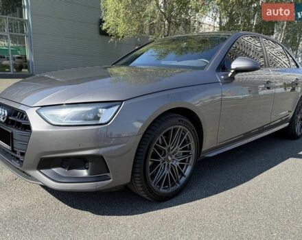 Серый Ауди А4, объемом двигателя 2 л и пробегом 99 тыс. км за 33900 $, фото 1 на Automoto.ua
