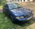 Синій Ауді А4, об'ємом двигуна 1.6 л та пробігом 300 тис. км за 1450 $, фото 1 на Automoto.ua
