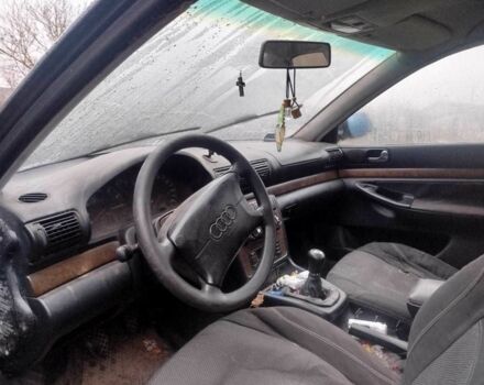 Синий Ауди А4, объемом двигателя 1.8 л и пробегом 340 тыс. км за 356 $, фото 3 на Automoto.ua