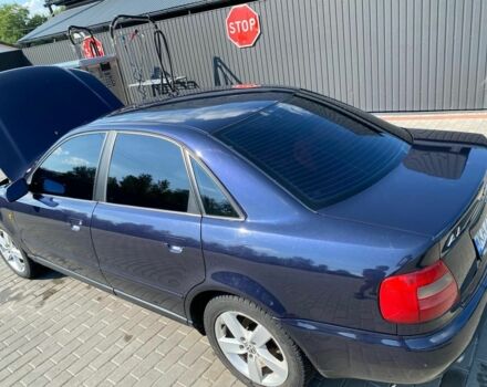 Синий Ауди А4, объемом двигателя 2 л и пробегом 288 тыс. км за 3450 $, фото 2 на Automoto.ua