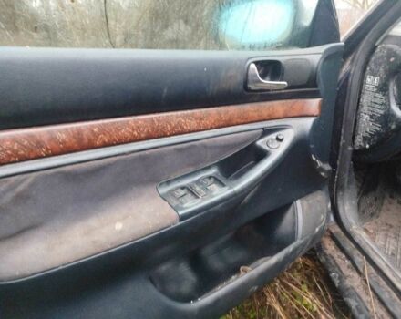 Синий Ауди А4, объемом двигателя 1.8 л и пробегом 340 тыс. км за 355 $, фото 2 на Automoto.ua