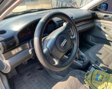 Синий Ауди А4, объемом двигателя 2 л и пробегом 288 тыс. км за 3450 $, фото 3 на Automoto.ua