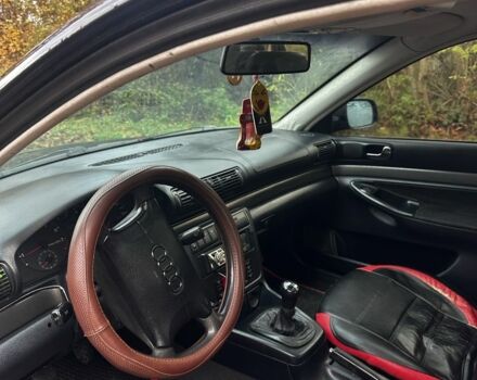 Синий Ауди А4, объемом двигателя 1.6 л и пробегом 300 тыс. км за 2650 $, фото 6 на Automoto.ua