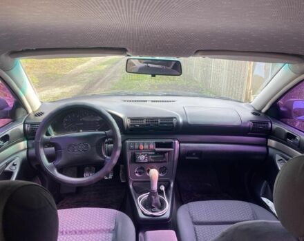 Синий Ауди А4, объемом двигателя 1.6 л и пробегом 100 тыс. км за 2500 $, фото 5 на Automoto.ua