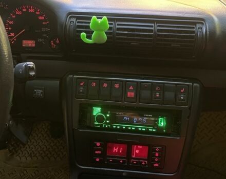 Синій Ауді А4, об'ємом двигуна 1.8 л та пробігом 410 тис. км за 1900 $, фото 6 на Automoto.ua