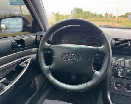 Синий Ауди А4, объемом двигателя 1.8 л и пробегом 400 тыс. км за 1900 $, фото 6 на Automoto.ua
