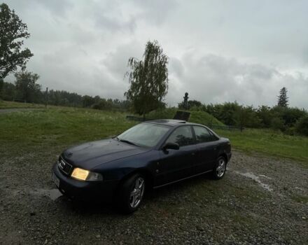 Синий Ауди А4, объемом двигателя 1.8 л и пробегом 300 тыс. км за 1800 $, фото 5 на Automoto.ua