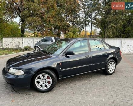 Синий Ауди А4, объемом двигателя 1.8 л и пробегом 300 тыс. км за 2750 $, фото 9 на Automoto.ua