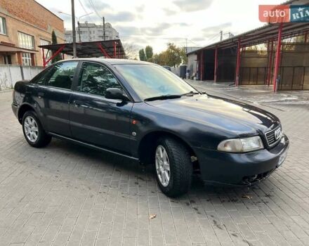 Синий Ауди А4, объемом двигателя 1.8 л и пробегом 300 тыс. км за 2750 $, фото 6 на Automoto.ua