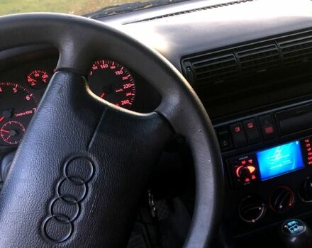 Ауди А4 1995 в Новоукраинке на Automoto.ua Синий Ауди А4, объемом двигателя 1.6 л и пробегом 266 тыс. км за 3300 $, фото 1 на Automoto.ua