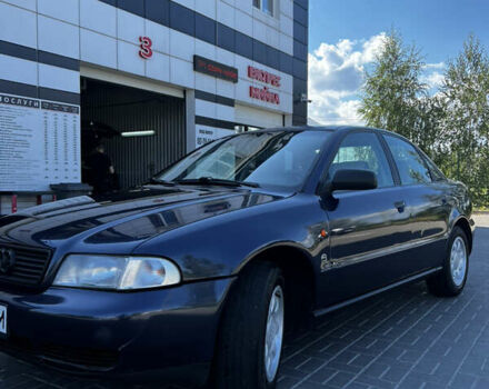 Синий Ауди А4, объемом двигателя 1.8 л и пробегом 400 тыс. км за 2700 $, фото 1 на Automoto.ua
