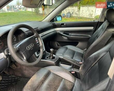 Синий Ауди А4, объемом двигателя 1.8 л и пробегом 300 тыс. км за 2750 $, фото 11 на Automoto.ua