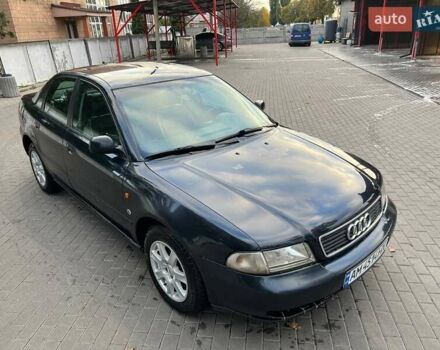 Синий Ауди А4, объемом двигателя 1.8 л и пробегом 300 тыс. км за 2750 $, фото 7 на Automoto.ua