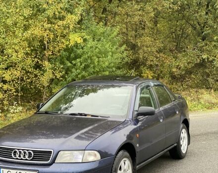 Синий Ауди А4, объемом двигателя 1.8 л и пробегом 300 тыс. км за 1350 $, фото 3 на Automoto.ua