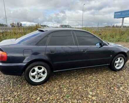 Синий Ауди А4, объемом двигателя 1.8 л и пробегом 400 тыс. км за 1900 $, фото 4 на Automoto.ua