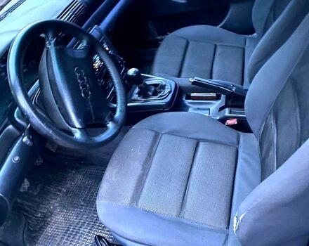 Синий Ауди А4, объемом двигателя 1.8 л и пробегом 0 тыс. км за 1500 $, фото 8 на Automoto.ua