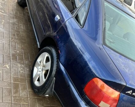 Синий Ауди А4, объемом двигателя 1.6 л и пробегом 300 тыс. км за 2597 $, фото 3 на Automoto.ua