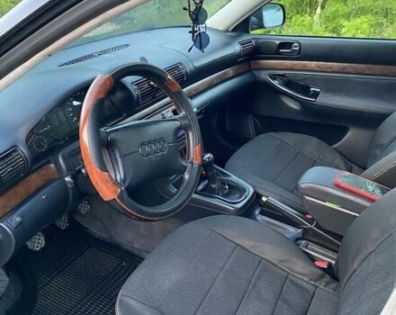 Синій Ауді А4, об'ємом двигуна 1.8 л та пробігом 295 тис. км за 3200 $, фото 1 на Automoto.ua