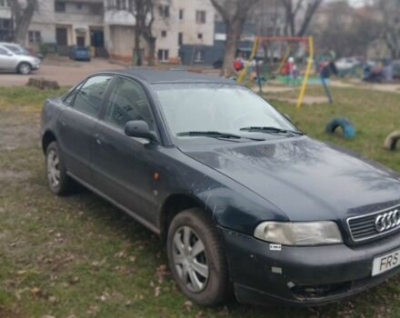 Синий Ауди А4, объемом двигателя 1.9 л и пробегом 290 тыс. км за 1775 $, фото 1 на Automoto.ua
