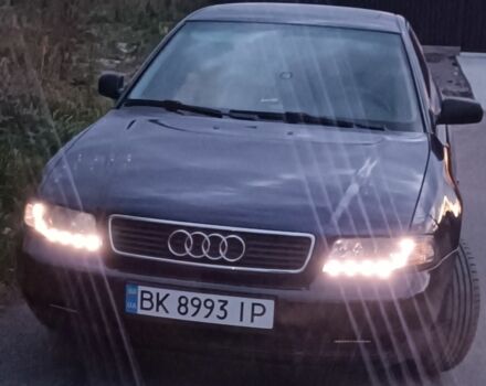 Ауді А4 1996 у Костополе на Automoto.ua Синій Ауді А4, об'ємом двигуна 1.8 л та пробігом 300 тис. км за 3300 $, фото 3 на Automoto.ua