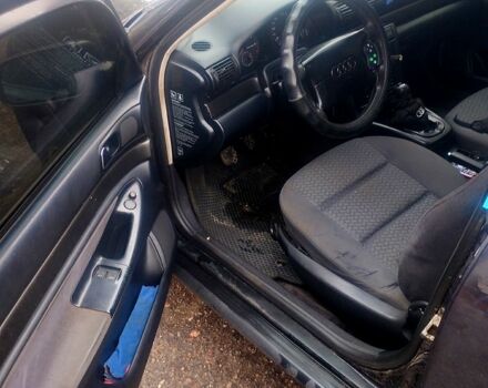 Синій Ауді А4, об'ємом двигуна 1.6 л та пробігом 300 тис. км за 2950 $, фото 8 на Automoto.ua