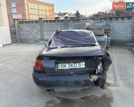 Синий Ауди А4, объемом двигателя 1.78 л и пробегом 350 тыс. км за 800 $, фото 8 на Automoto.ua