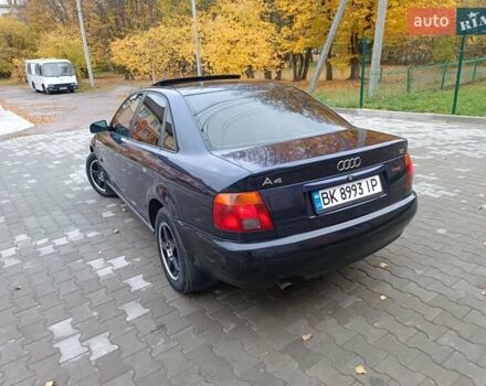 Ауди А4 1996 в Костополе на Automoto.ua Синий Ауди А4, объемом двигателя 1.78 л и пробегом 300 тыс. км за 3300 $, фото 4 на Automoto.ua