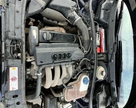 Синий Ауди А4, объемом двигателя 1.6 л и пробегом 300 тыс. км за 2597 $, фото 6 на Automoto.ua