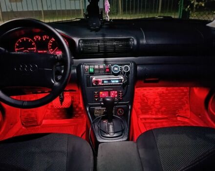 Ауді А4 1996 у Костополе на Automoto.ua Синій Ауді А4, об'ємом двигуна 1.8 л та пробігом 300 тис. км за 3300 $, фото 10 на Automoto.ua