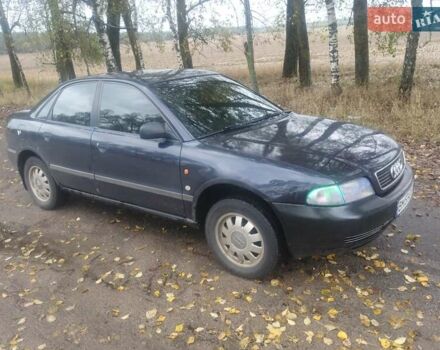 Синій Ауді А4, об'ємом двигуна 1.6 л та пробігом 300 тис. км за 3300 $, фото 1 на Automoto.ua