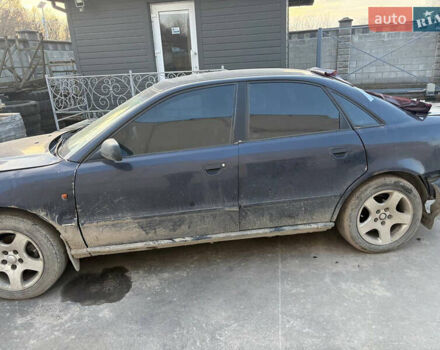 Синий Ауди А4, объемом двигателя 1.78 л и пробегом 350 тыс. км за 800 $, фото 4 на Automoto.ua