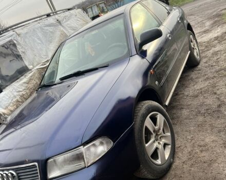 Синий Ауди А4, объемом двигателя 1.6 л и пробегом 300 тыс. км за 2597 $, фото 1 на Automoto.ua