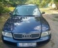 Синий Ауди А4, объемом двигателя 1.6 л и пробегом 300 тыс. км за 2500 $, фото 1 на Automoto.ua