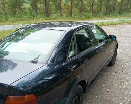 Синий Ауди А4, объемом двигателя 1.6 л и пробегом 350 тыс. км за 1850 $, фото 3 на Automoto.ua