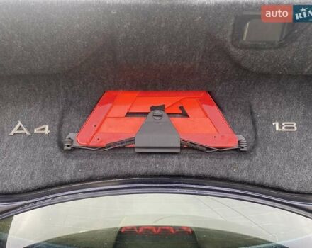 Синій Ауді А4, об'ємом двигуна 1.6 л та пробігом 367 тис. км за 3200 $, фото 11 на Automoto.ua