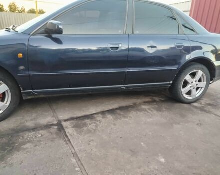 Синий Ауди А4, объемом двигателя 1.6 л и пробегом 364 тыс. км за 2900 $, фото 5 на Automoto.ua