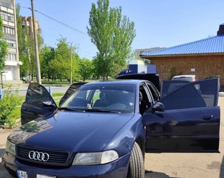 Синій Ауді А4, об'ємом двигуна 1.6 л та пробігом 366 тис. км за 3500 $, фото 2 на Automoto.ua