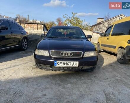 Синій Ауді А4, об'ємом двигуна 1.6 л та пробігом 367 тис. км за 3200 $, фото 1 на Automoto.ua