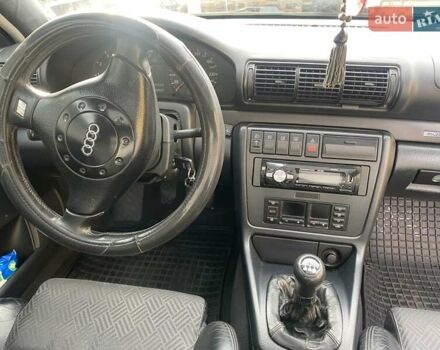 Синій Ауді А4, об'ємом двигуна 1.6 л та пробігом 367 тис. км за 3200 $, фото 6 на Automoto.ua