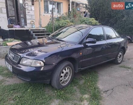 Синій Ауді А4, об'ємом двигуна 1.6 л та пробігом 340 тис. км за 3600 $, фото 4 на Automoto.ua