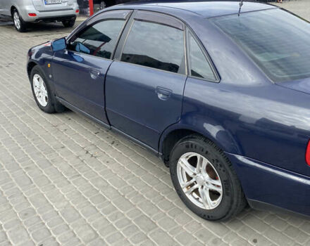 Синий Ауди А4, объемом двигателя 1.6 л и пробегом 350 тыс. км за 3200 $, фото 3 на Automoto.ua