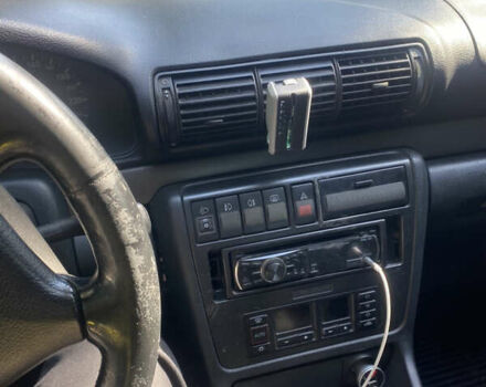 Синий Ауди А4, объемом двигателя 1.6 л и пробегом 350 тыс. км за 3200 $, фото 7 на Automoto.ua