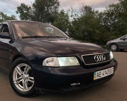 Синій Ауді А4, об'ємом двигуна 1.6 л та пробігом 350 тис. км за 3500 $, фото 1 на Automoto.ua
