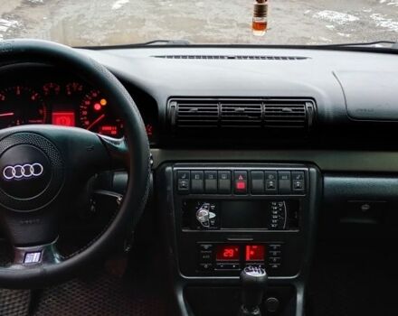 Синий Ауди А4, объемом двигателя 2.5 л и пробегом 390 тыс. км за 2500 $, фото 7 на Automoto.ua