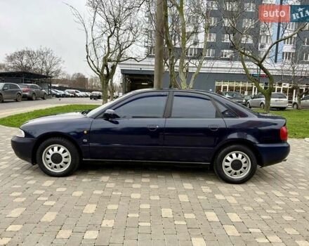 Синий Ауди А4, объемом двигателя 1.8 л и пробегом 321 тыс. км за 3400 $, фото 7 на Automoto.ua