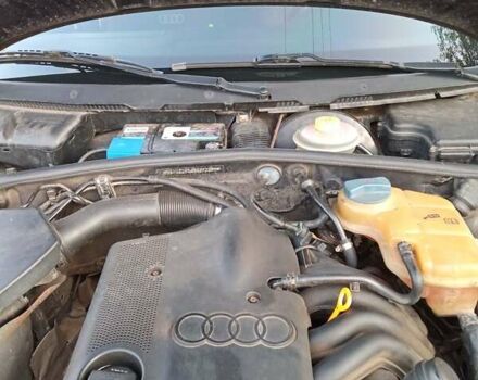 Синий Ауди А4, объемом двигателя 1.6 л и пробегом 250 тыс. км за 3000 $, фото 12 на Automoto.ua