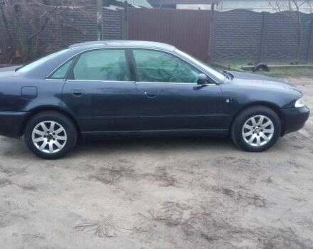 Синий Ауди А4, объемом двигателя 2 л и пробегом 300 тыс. км за 2000 $, фото 4 на Automoto.ua